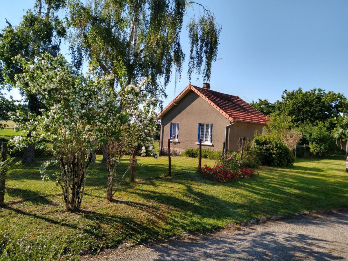 Villa Gite La Maison De Lea Saint-Agnant-de-Versillat Exterior foto